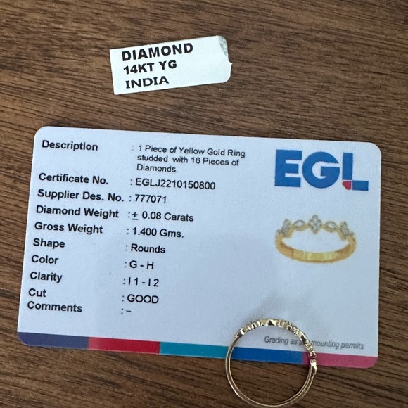 Gold Ring with Diamonds - Picture 4 of 8